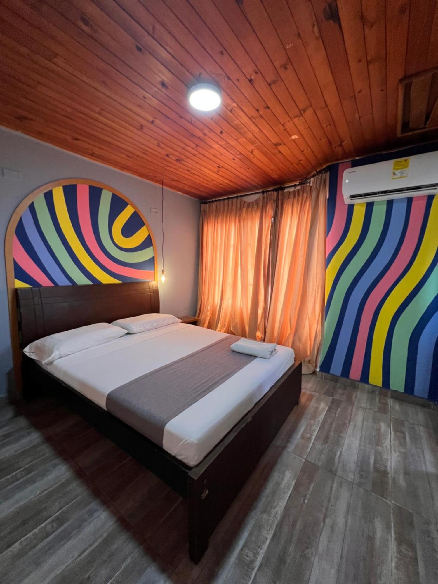 Hotel ปูแอร์โตโคลอมเบีย ภายนอก รูปภาพ